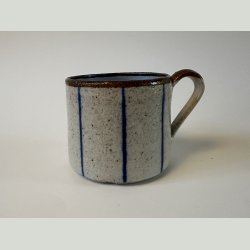 Lysebl kopper med striber