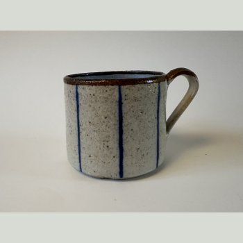 Lysebl kopper med striber